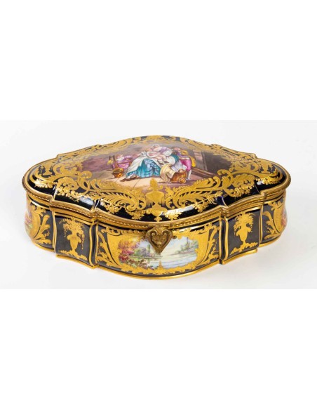 Boite Coffret En Porcelaine De Sèvres ,Xixème Siècle, Napoléon III