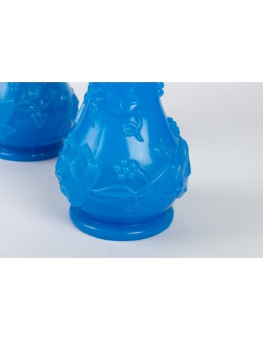 Par importante de vasos em azul opalina