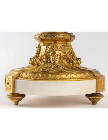 Par de candelabres em bronze dourado e mármore