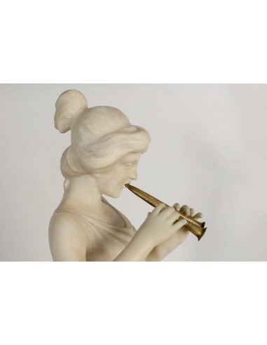 Alabaster culpture, 流血妇女