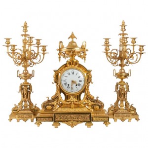 Elegant Garniture Fireplace (ang.)