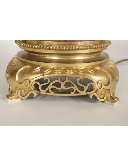 Importante lampe chinoise du début du 20ème  siècle, montée de bronze doré