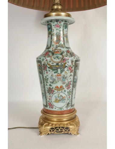 Importante lampe chinoise du début du 20ème  siècle, montée de bronze doré
