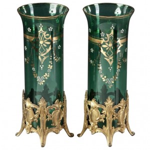 Pareja de jarrones de cristal verde