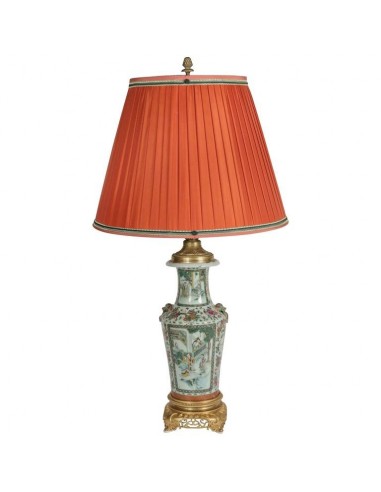 Importante lampe chinoise du début du 20ème  siècle, montée de bronze doré