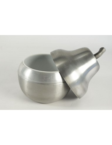 Ice seal forming a brushed steel pear from the 1970s
