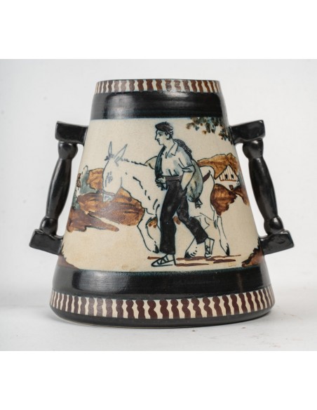 Ceramic vase,签名