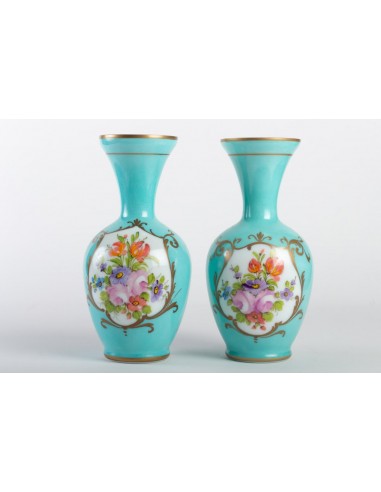 Par de vasos em opalina