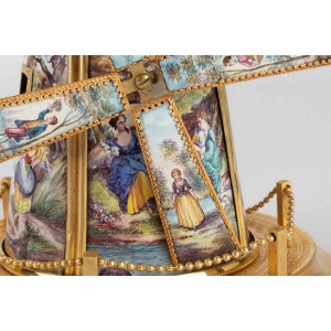 Beautiful music box in the... 2