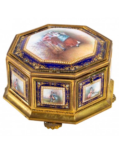 Caixa de bronze dourado e porcelana...