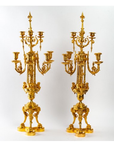 Pareja de candelabros de época...