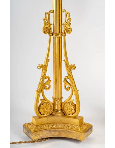 Pareja de candeleros de bronce dorado