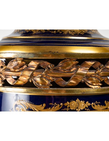 Par de vasos cobertos em porcelana de...