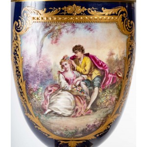 Pair of covered vases in... 2
