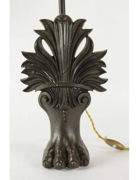 Light mounted on foot of cast iron bath