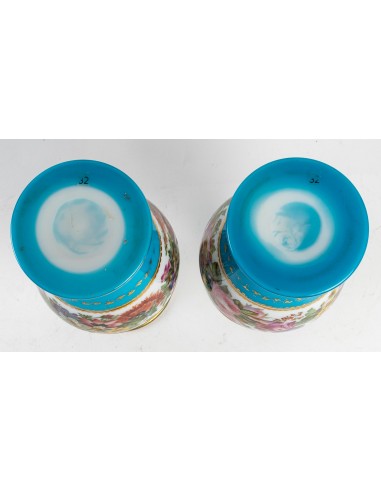 Par de vasos opalinos Baccarat