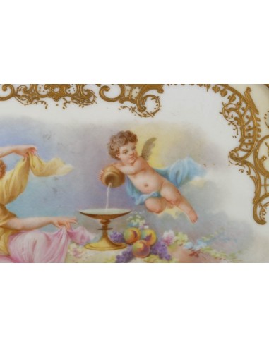 W porcelanie