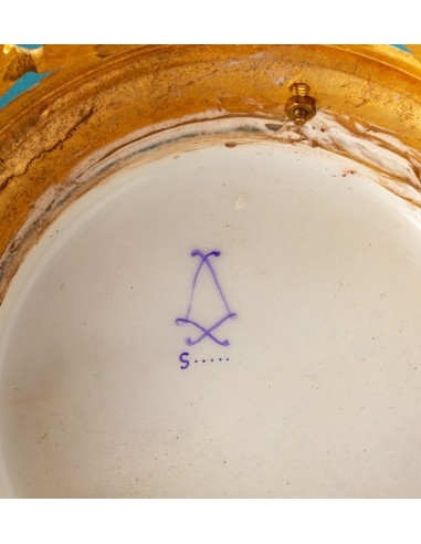 Wycięty w porcelanowym stylu smitha