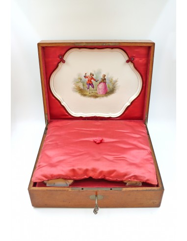 An important Sèvres Porcelain Box