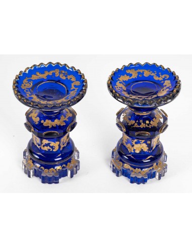Pareja de botella y copa de cristal