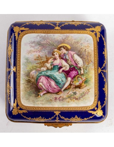 Blue porcelain box, late 19th century