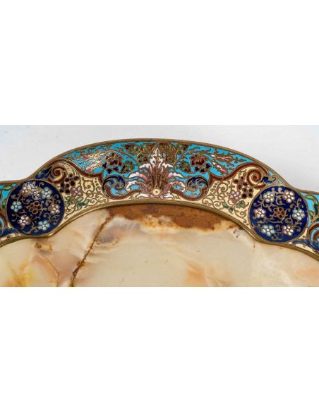 Bandeja de bronce cloisonné y ónice, época de Napoleón III