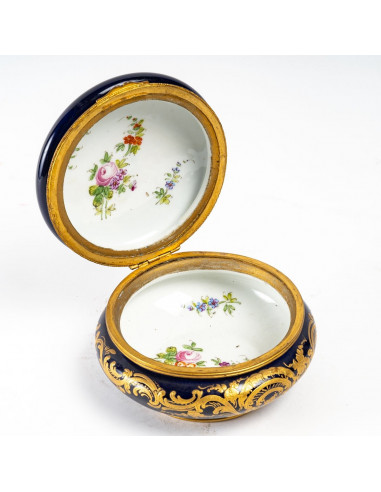Blue Porcelain Candy Box -coffret End...