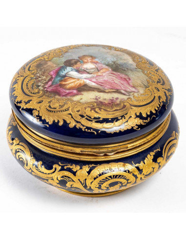 Fine 19th century blue porcelain box