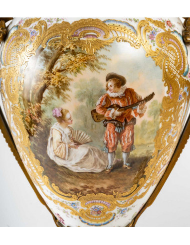 Par de vasos cobertos em porcelana de...