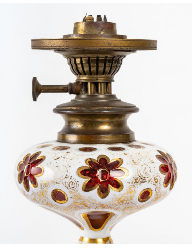 Vzácný pár opalinových olejových lamp...