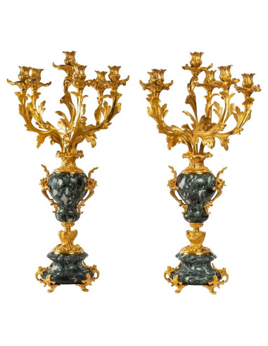 Par de candelabres de bronze dourado...