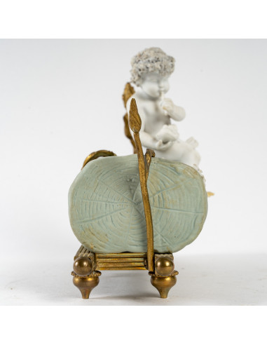 Small biscuit planter, early 20th...