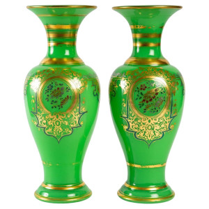 Paire de Vases en opaline...