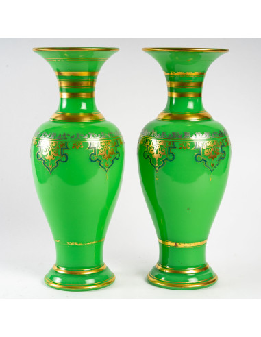 Paire de Vases en opaline verte,...
