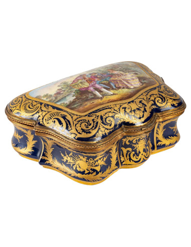 Porcelain box, Xixth Century (ang.)