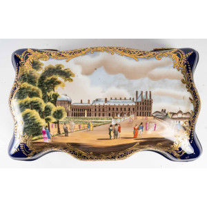 Porcelain box, Xxth century 2
