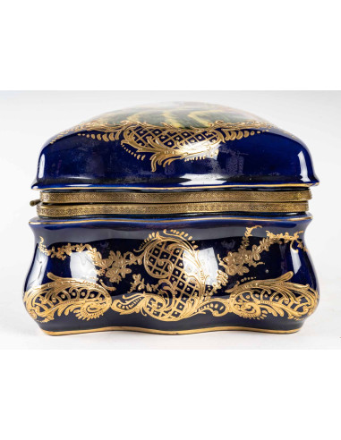 Porcelain box, Xxth century