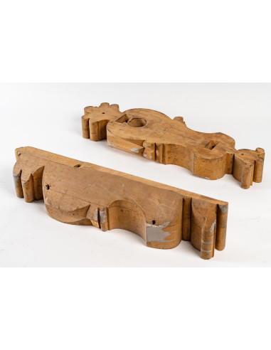 Cuatro soportes para apliques.