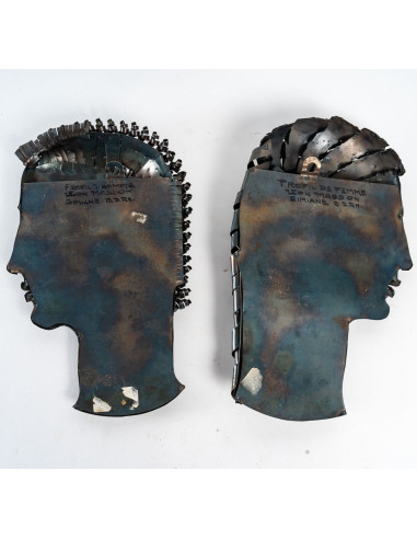 Two heads by Léon Masson, Lamp