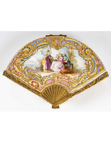 Caixa de jóias de porcelana e bronze...