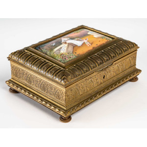 Caja de bronce dorado,...