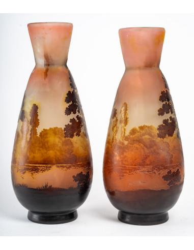 Gallé的一对玻璃花瓶，20世纪初