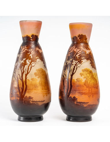 Gallé的一对玻璃花瓶，20世纪初