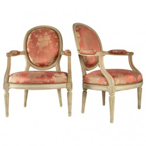 Coppia di poltrone in medaglione in stile xvi, xixth secolo o primo xxth secolo, in seta rosa, essere laccata