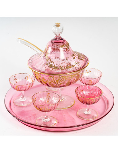 粉水晶餐具，19 世纪