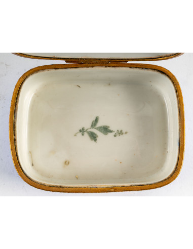 Porcelain box, late 19th - early 20th...