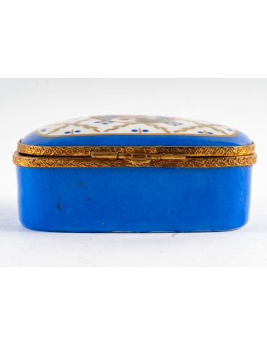 Porcelain box, late 19th - early 20th...
