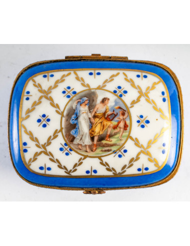Porcelain box, late 19th - early 20th...