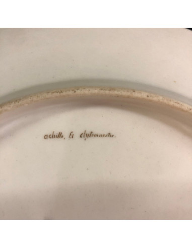 Plato de porcelana pintada, época...