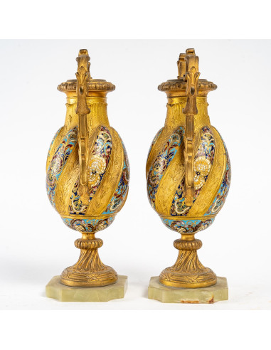 Paire de Vases en bronze émaillé,...
